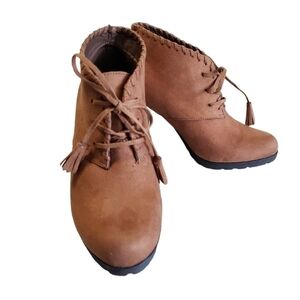 White Mountain Women’s Brown Suede Lace Up Ankle Booties, Size 6.5
